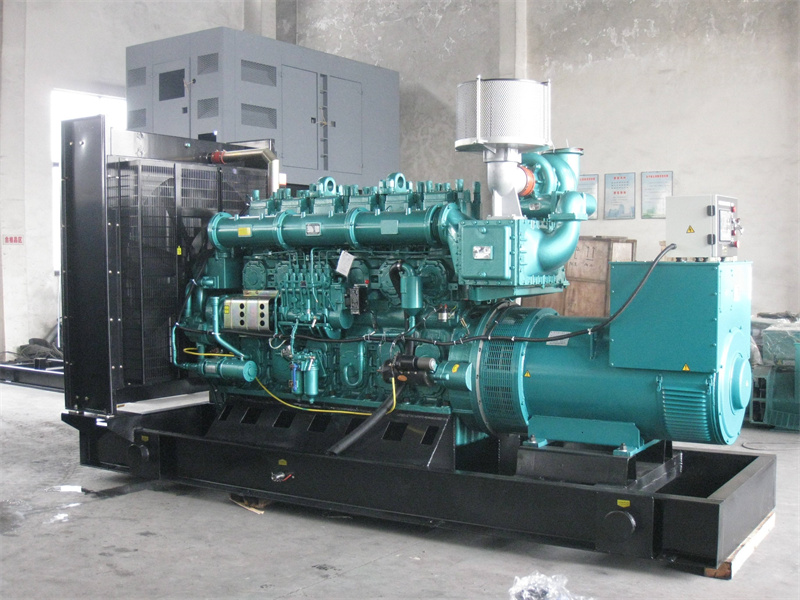 会宁200KW 柴油发电机的油耗是多少？