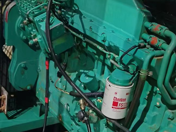 会宁如何确定新的发电机组控制系统是否与原系统兼容？