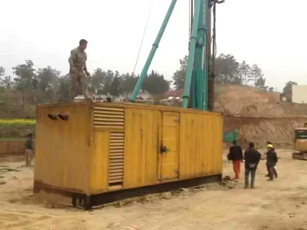 会宁如何判断水冷式机油散热器密封件是否需要更换？